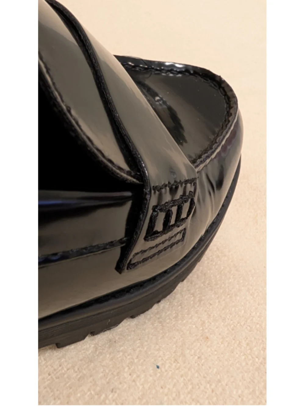 Old Navy Shoes Womens 10 Black Faux Patent Leather Loafers Lug Sole F124